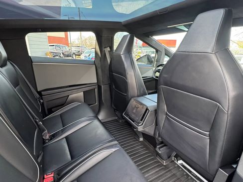 Used 2024 Tesla Cybertruck AWD Crew Cab image 27