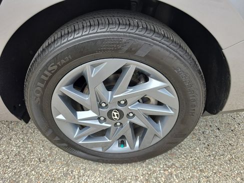Used 2024 Hyundai Elantra SEL FWD image 10