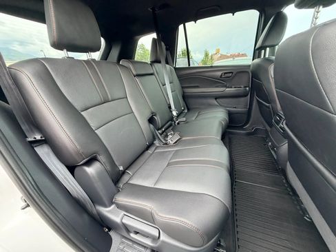 Used 2025 Honda Passport TrailSport image 23