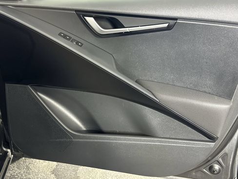 Used 2025 Kia Niro LX FWD image 30