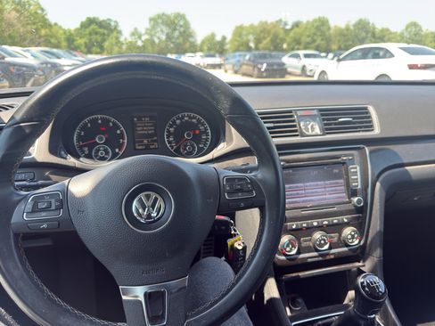 Used 2015 Volkswagen Passat 1.8T Sport FWD image 14