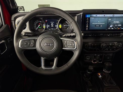 Certified 2025 Jeep Wrangler Unlimited Sahara w/ Safety Group image 12