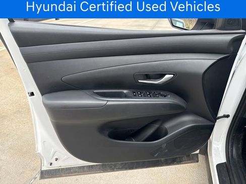Certified 2025 Hyundai Tucson SE image 11