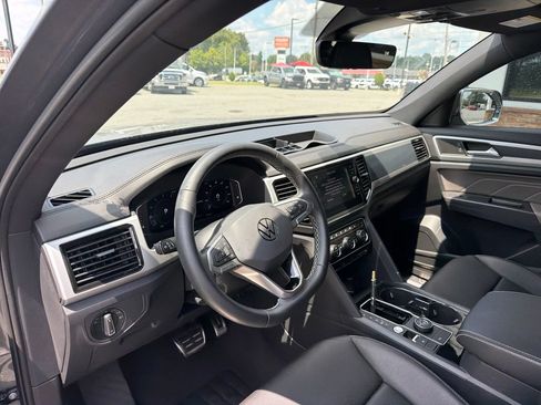 Used 2023 Volkswagen Atlas Cross Sport SEL AWD/4WD image 4
