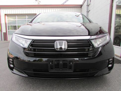 Used 2024 Honda Odyssey Touring image 2