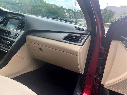 Used 2016 Hyundai Sonata SE FWD image 38