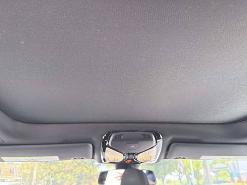Used 2025 BMW 330i Sedan RWD image 15