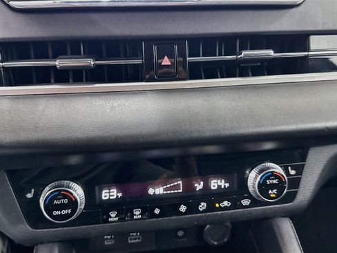 Used 2024 Mitsubishi Outlander SE AWD/4WD image 24