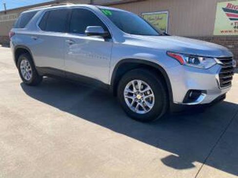 Used 2019 Chevrolet Traverse LT image 1