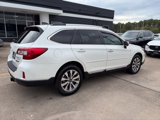 Used 2017 Subaru Outback 2.5i Touring AWD/4WD image 5