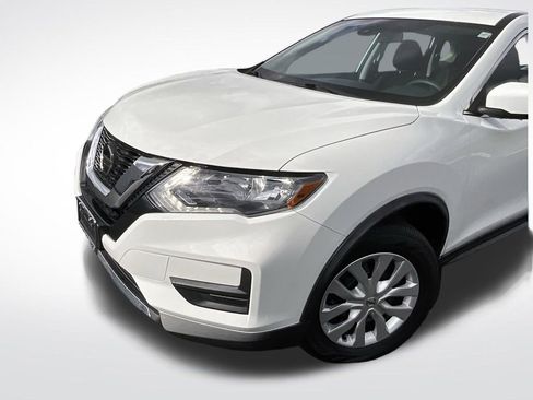 Certified 2020 Nissan Rogue S image 32