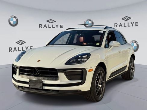 Used 2023 Porsche Macan image 3