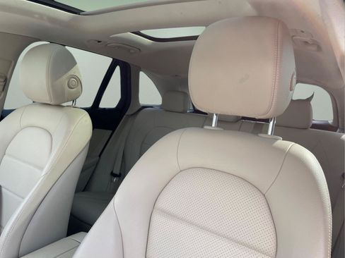 Used 2022 Mercedes-Benz GLC 300 image 24