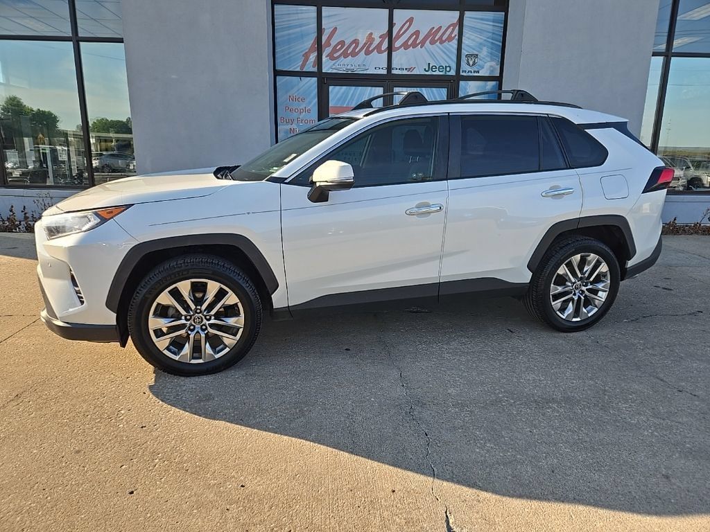 Used 2019 Toyota RAV4 Limited w/ Cold Weather Package AWD/4WD image 5