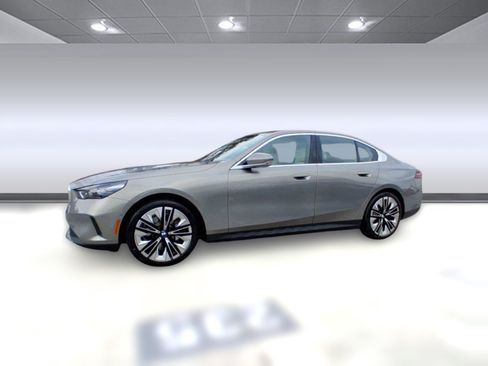 Used 2026 BMW 530i w/ Premium Package RWD image 19