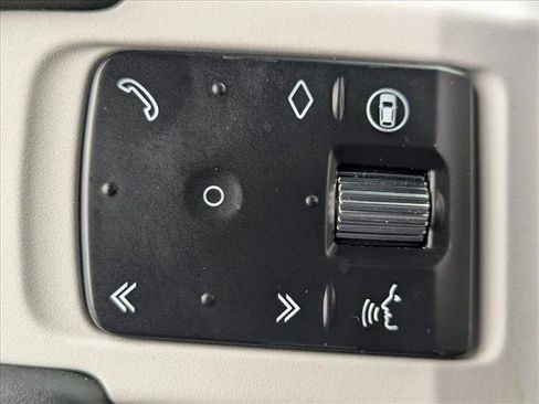 Used 2025 Land Rover Defender 110 S AWD/4WD image 10