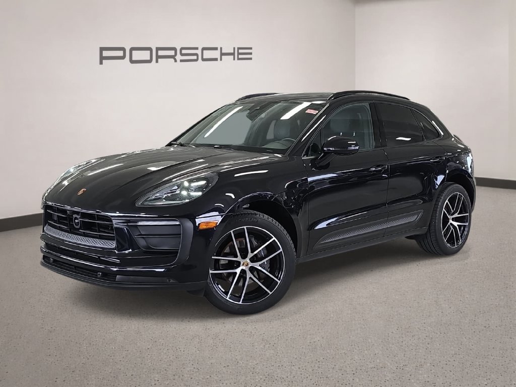Used 2025 Porsche Macan AWD/4WD image 1