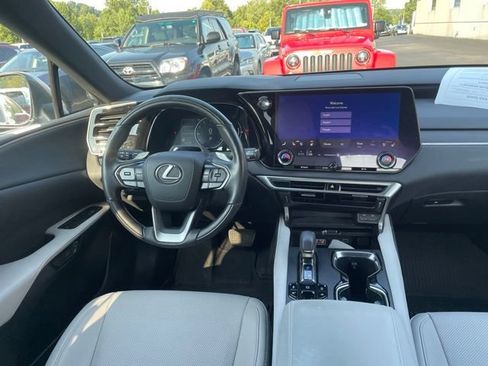 Used 2023 Lexus RX 350 Premium w/ Cold Area Package AWD/4WD image 8