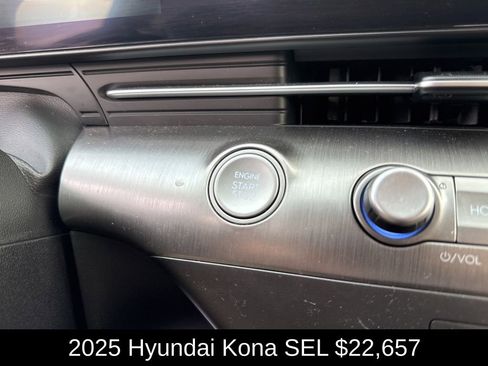 Used 2025 Hyundai Kona SEL image 23