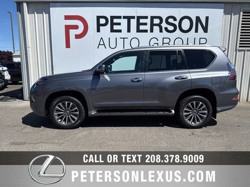 Used 2023 Lexus GX 460 Luxury w/ Off Road Package AWD/4WD image 7