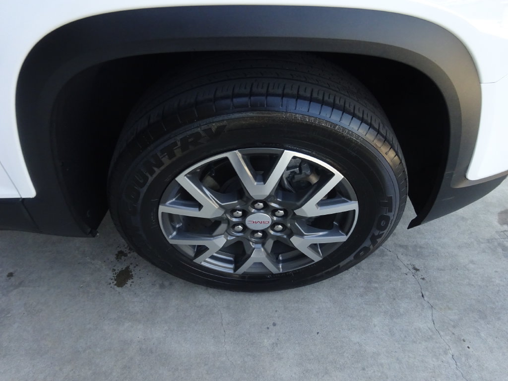 Certified 2021 GMC Acadia SLE w/ Driver Convenience Package FWD image 9