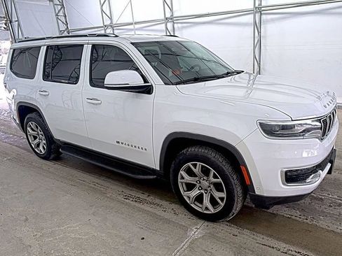 Used 2022 Jeep Wagoneer Series II image 1