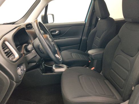 Used 2022 Jeep Renegade Latitude w/ Convenience Group AWD/4WD image 17