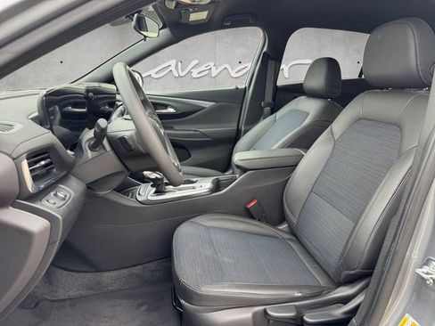 Certified 2025 Buick Envista Preferred w/ Convenience II Package image 19