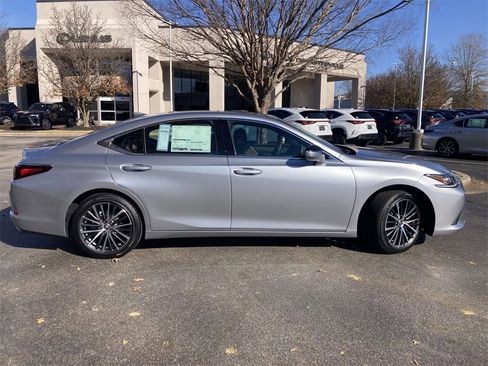 New 2025 Lexus ES 350 w/ Premium Package image 2