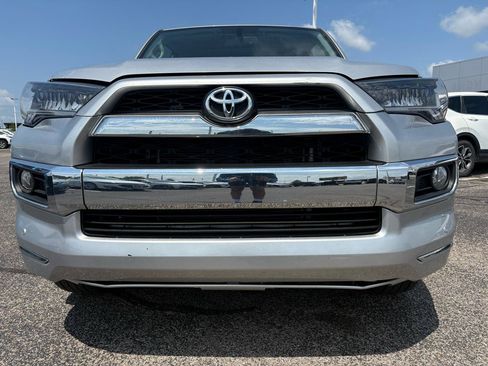 Used 2018 Toyota 4Runner Limited AWD/4WD image 4