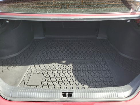 Used 2019 Toyota Avalon XSE w/ All Weather Liner Package image 6