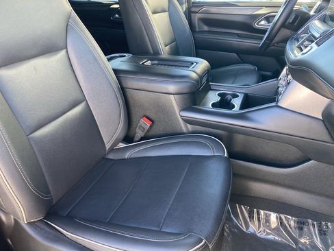 Used 2024 GMC Yukon SLT image 10