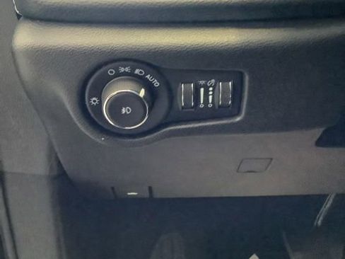 Certified 2021 Chrysler Pacifica Touring-L w/ S Appearance Package AWD/4WD image 28