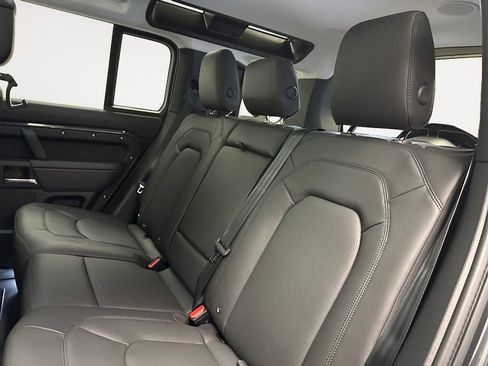 New 2026 Land Rover Defender 110 X-Dynamic SE AWD/4WD image 13