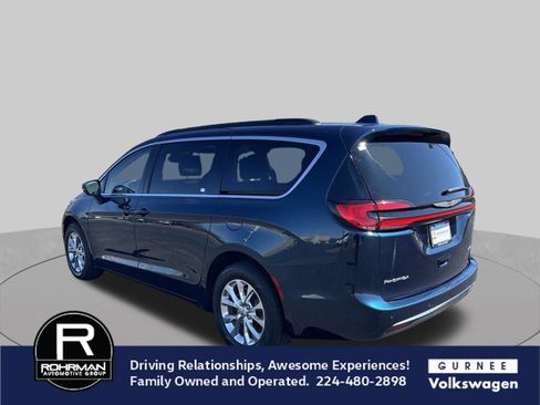 Used 2022 Chrysler Pacifica Touring-L AWD/4WD image 6
