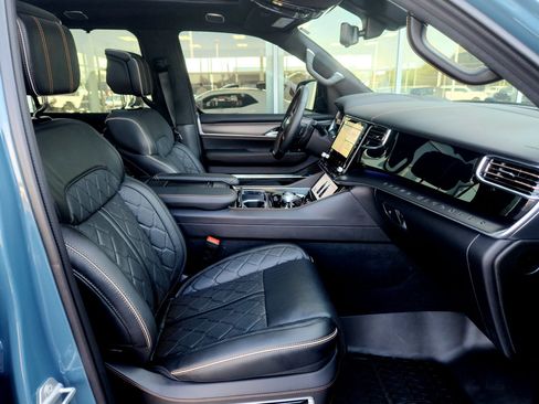 Used 2026 Jeep Grand Wagoneer L Summit AWD/4WD image 45