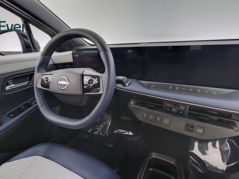 Used 2026 Nissan Leaf Platinum+ FWD image 25