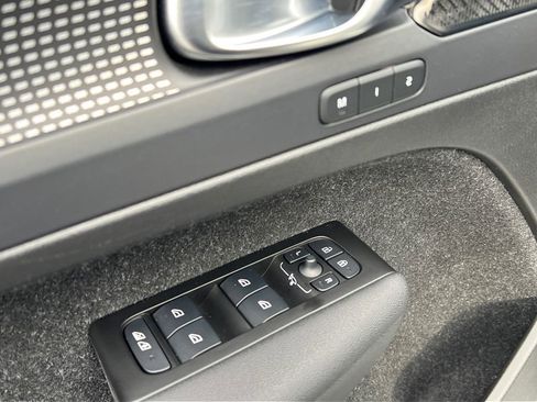 Used 2021 Volvo XC40 P8 Recharge w/ Advanced Package image 14