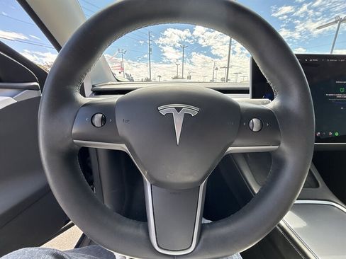 Used 2022 Tesla Model Y Performance AWD/4WD image 21