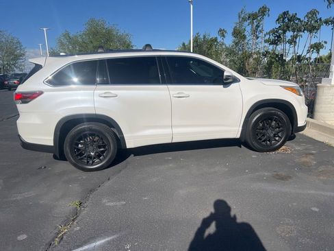 Used 2015 Toyota Highlander XLE image 6