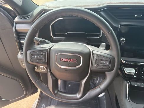 Used 2023 GMC Sierra 1500 AT4 w/ AT4 Preferred Package AWD/4WD image 19