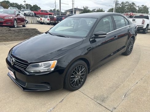 Used 2013 Volkswagen Jetta SE image 3