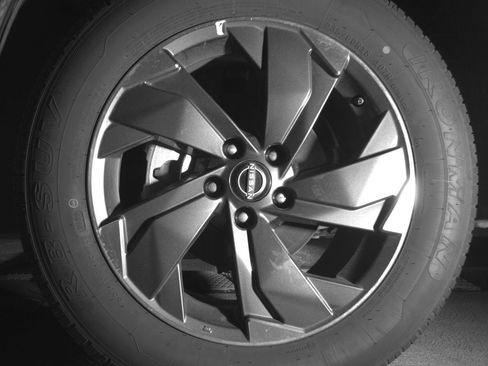 Used 2025 Nissan Rogue SV image 12