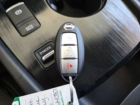 Used 2021 Nissan Rogue S FWD image 8