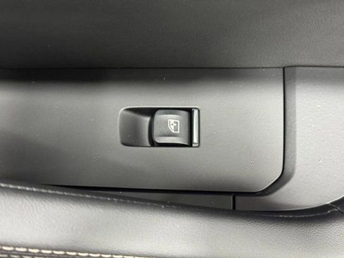 New 2026 BMW X6 xDrive40i w/ Executive Package image 24