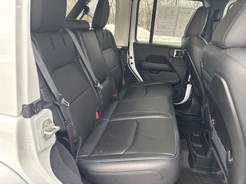 Used 2024 Jeep Wrangler Unlimited Rubicon 4xe image 17