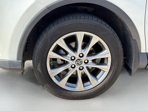 Used 2016 Toyota RAV4 Limited image 38