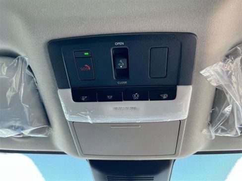 New 2025 Nissan Sentra SR w/ SR Premium Package image 38