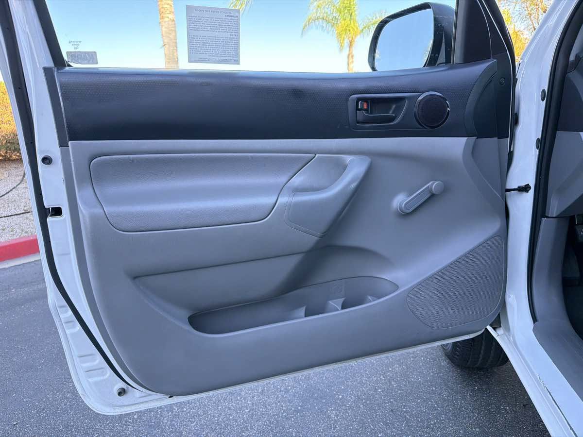 Used 2013 Toyota Tacoma 2WD Regular Cab image 22