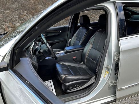 Used 2015 Chevrolet Impala LTZ FWD image 23